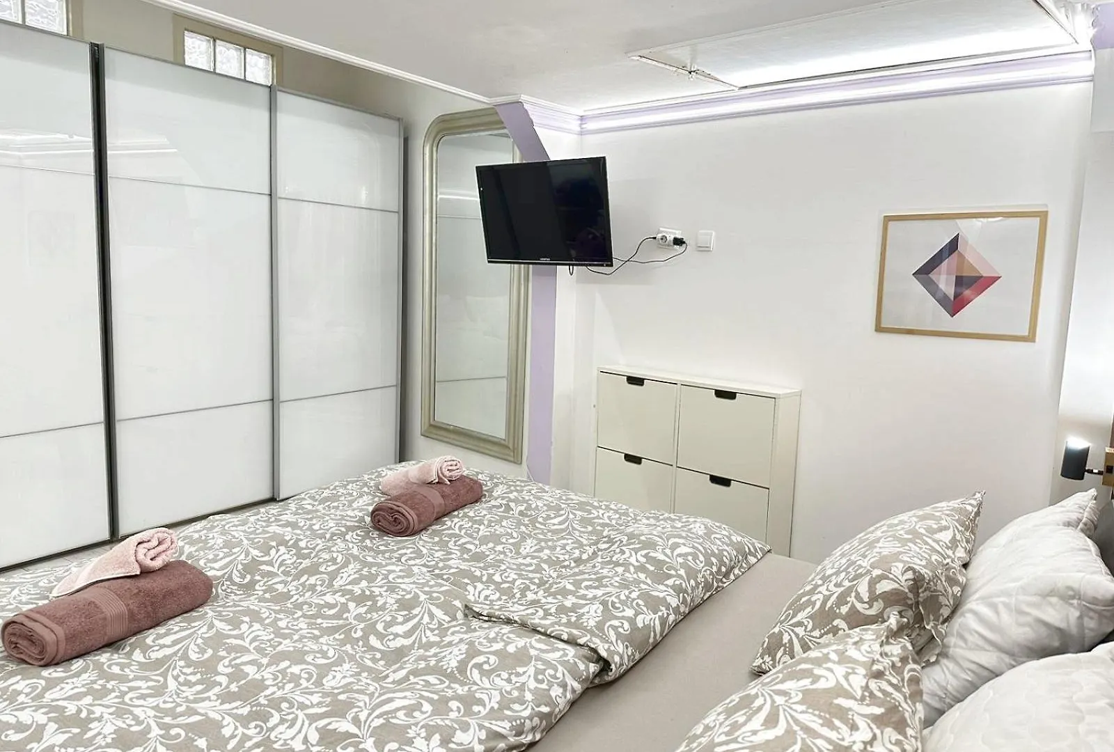 Yes, Yes! Lovely Apartment Good Amenities Budapest Center